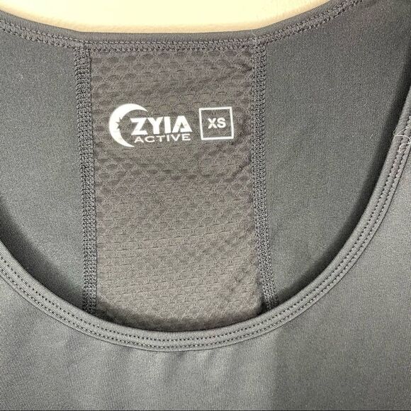 ZYIA Black Distance Zipper Tank. - Picture 5 of 6